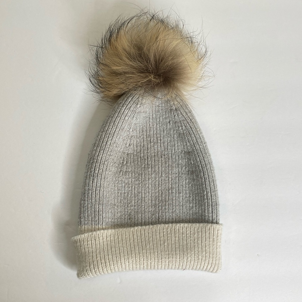 Gigi Pip Beanie Toque Grey White Pom Pom Euc